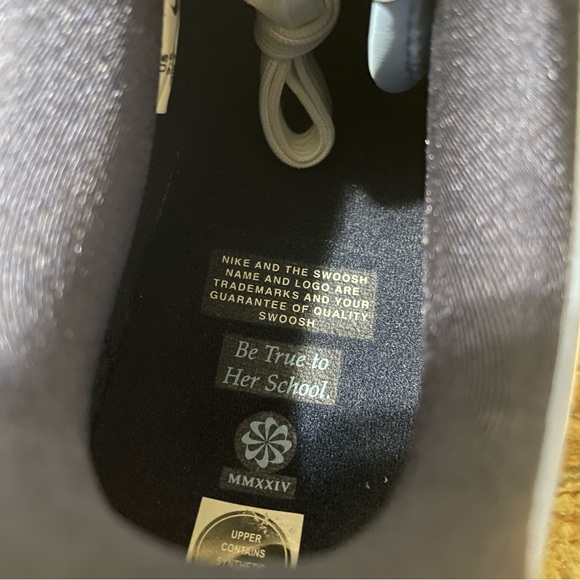 Nike - Picture 13 of 17